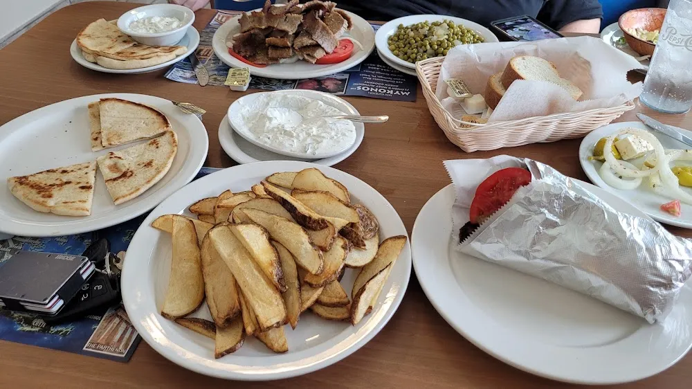 Gyro or Chicken Gyro Platter